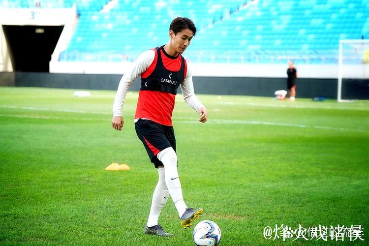 韦所为加入重庆铜梁龙训练,青岛海牛球员身份引关注 韦所为加入重庆铜梁龙训练,青岛海牛球员身份引关注